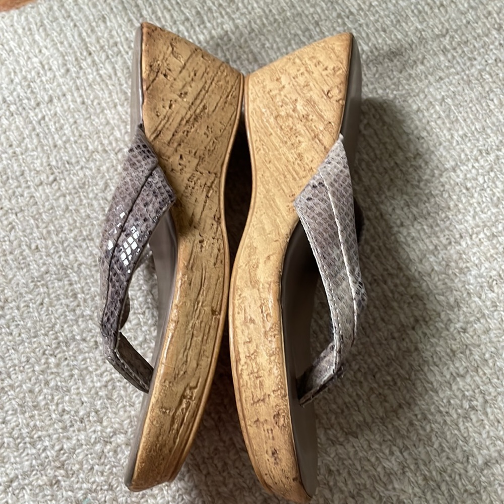 Sandals - Picture 3 of 5